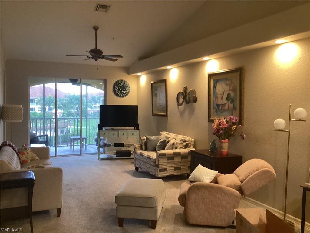1121 Van Loon Commons CIR 304-7