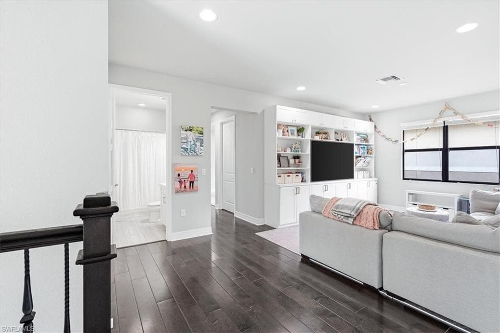 4432 Aurora ST-25