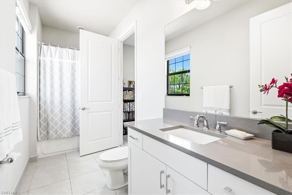 4432 Aurora ST-35