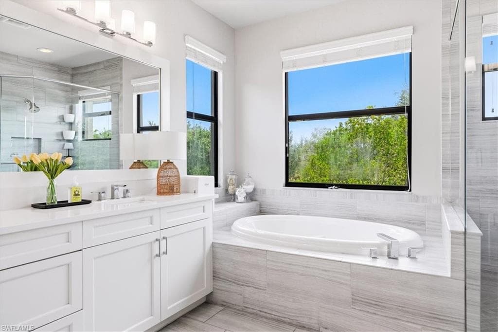 4432 Aurora ST-32
