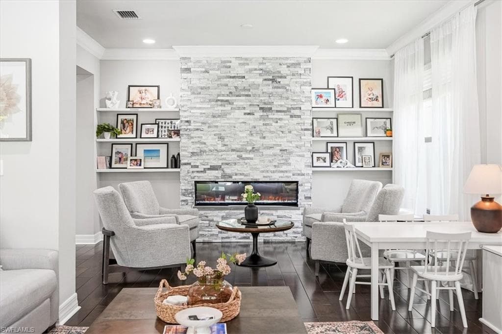 4432 Aurora ST-14