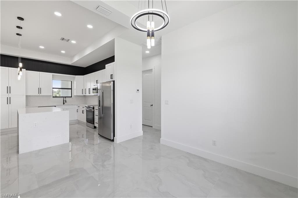 765 Chambers ST E-19