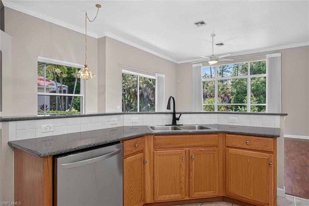 13716 Magnolia Lake CT-16