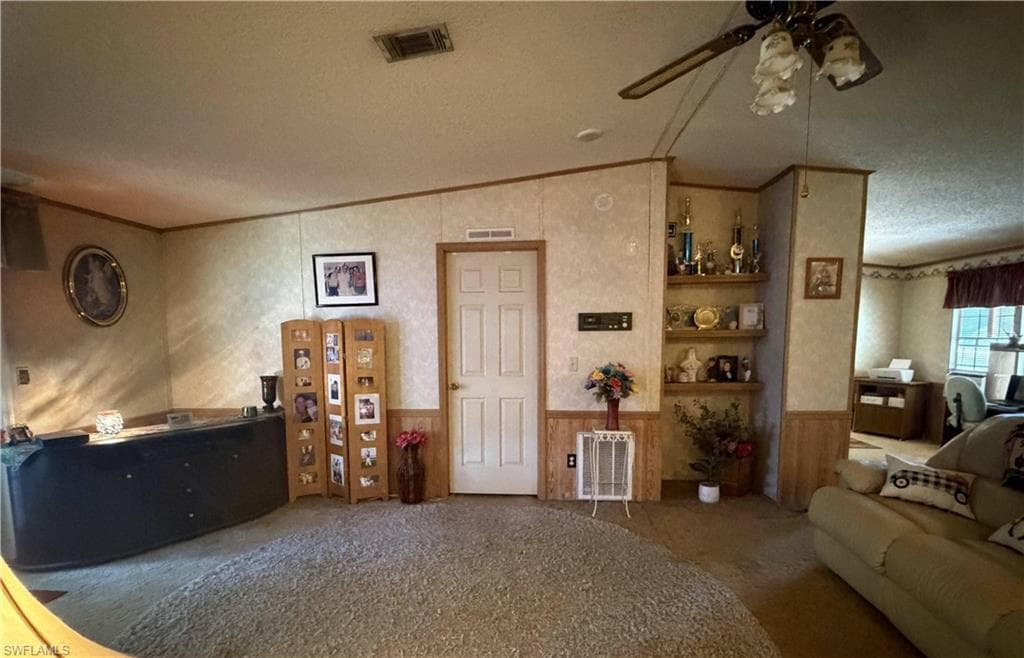 223 Pine LN-3