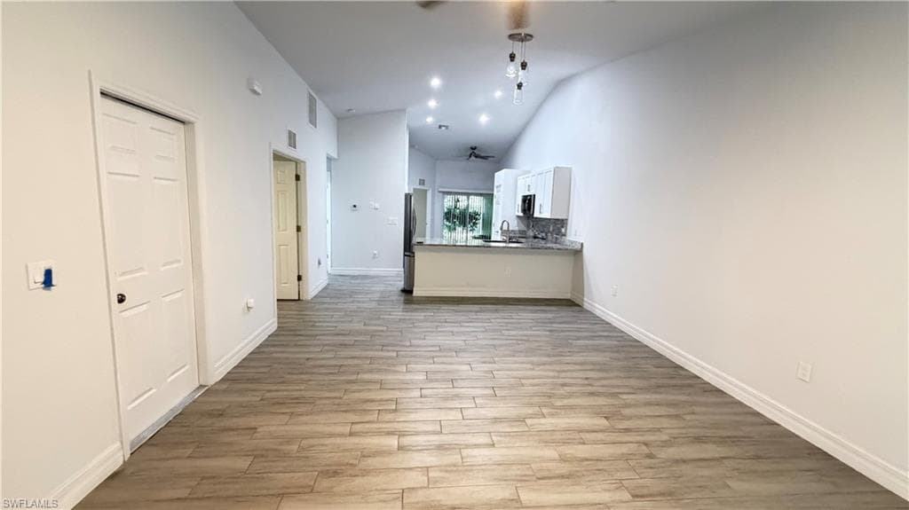 2413 Delta AVE N-2