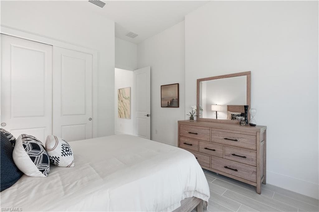 1825 Verada CT-17