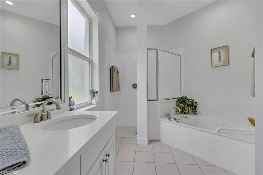 516 Eagle Creek DR-30