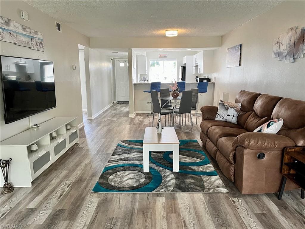 190 Palm DR 1-1