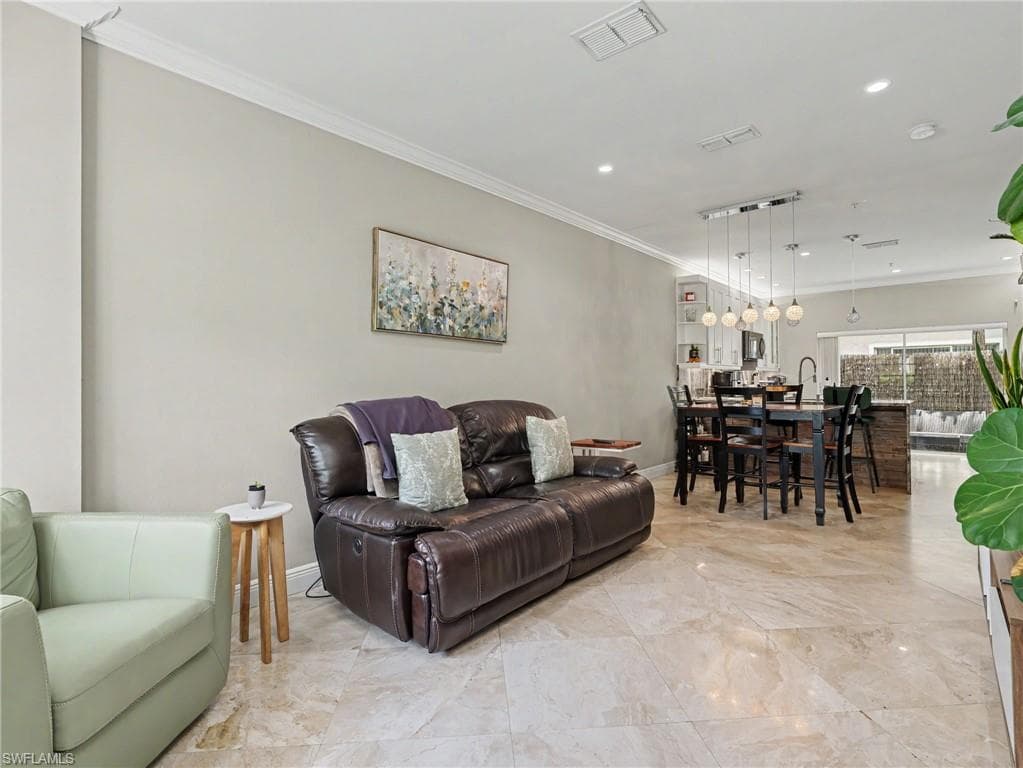 3299 Megan LN 4-6