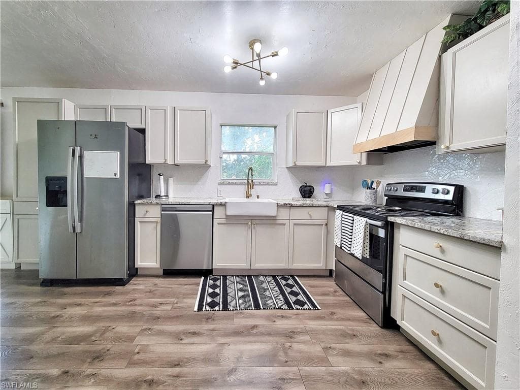 2524 NE 5th PL-5