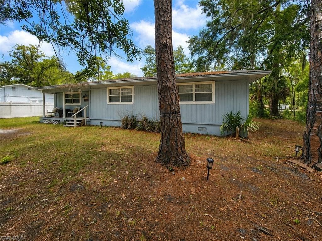 2524 NE 5th PL-15