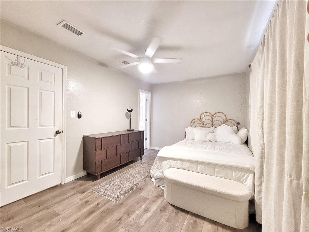 2524 NE 5th PL-6