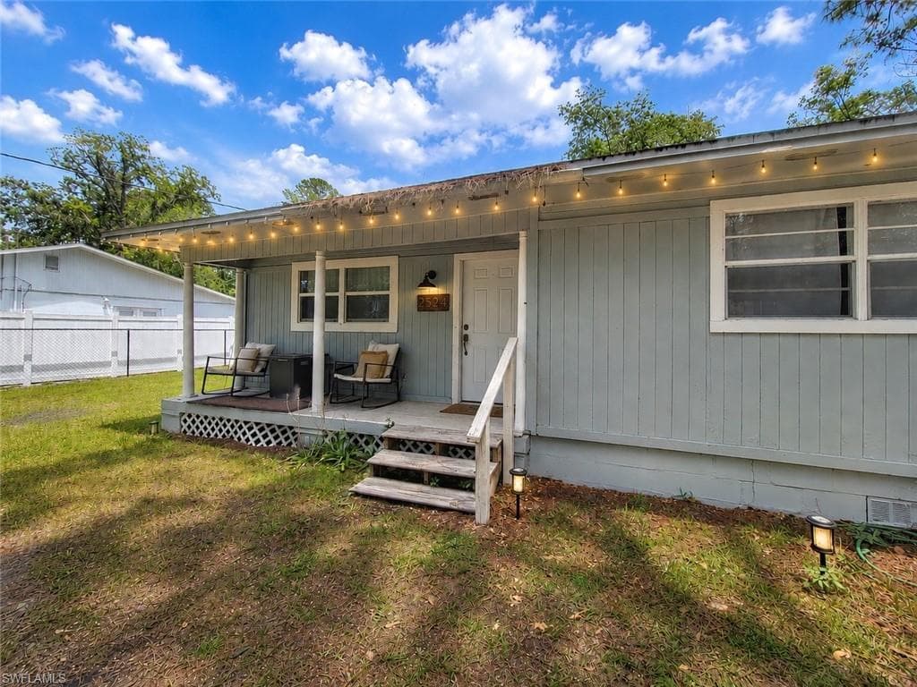 2524 NE 5th PL-14