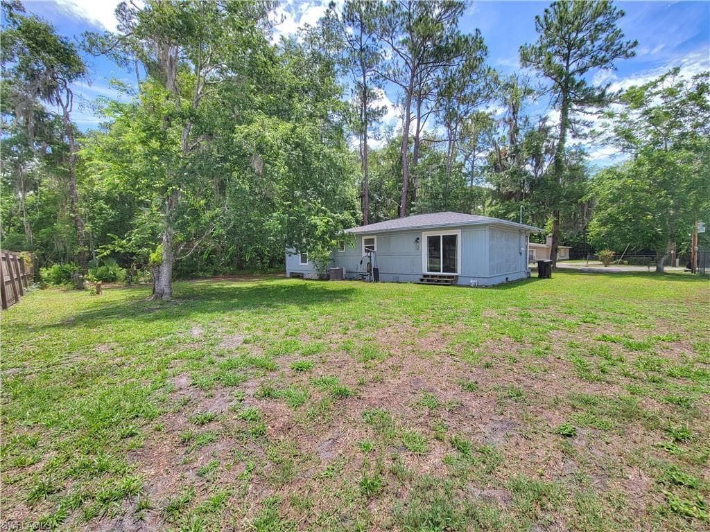 2524 NE 5th PL-18