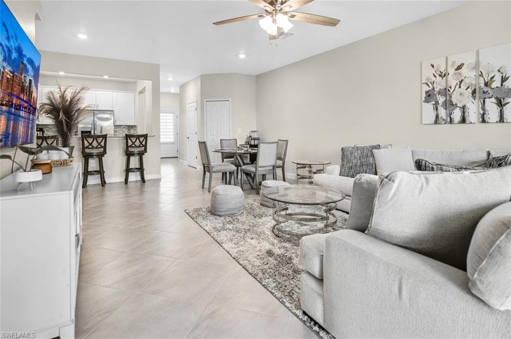 14195 Pine Lodge LN-10