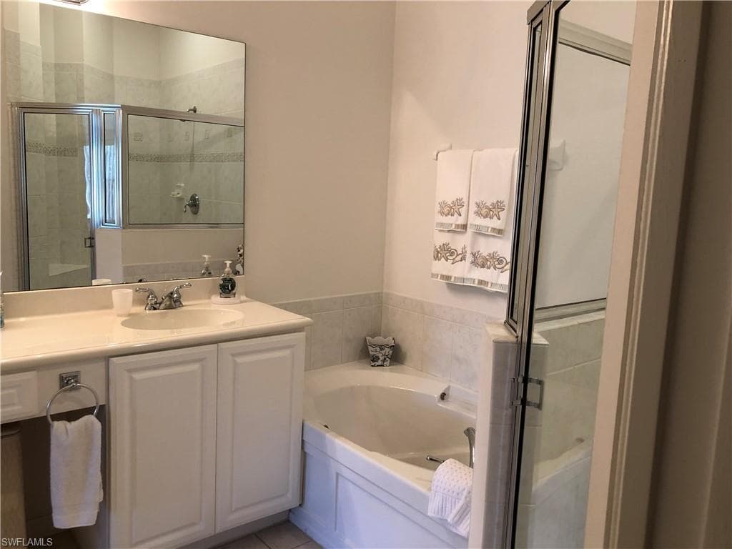 6854 STERLING GREENS DR 201-15