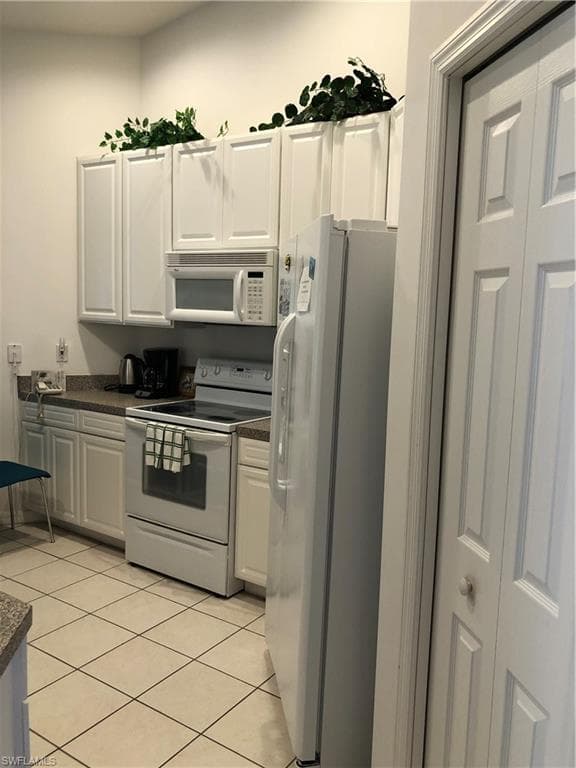 6854 STERLING GREENS DR 201-4