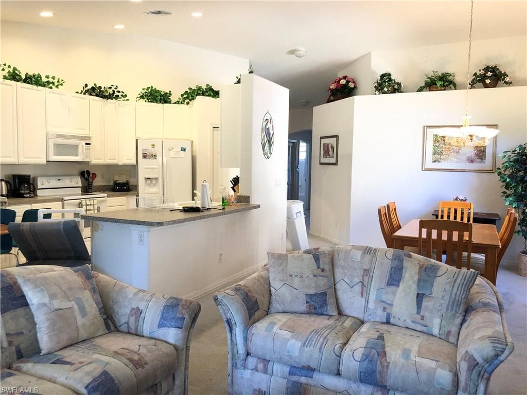 6854 STERLING GREENS DR 201-7