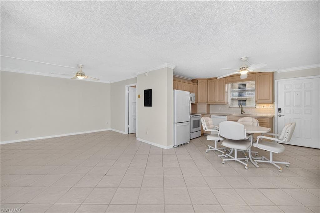 5600 Bonita Beach RD 4704-9