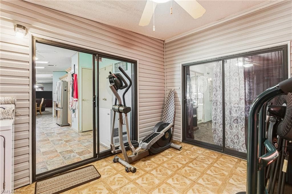 1586 NE Grapefruit ST-24