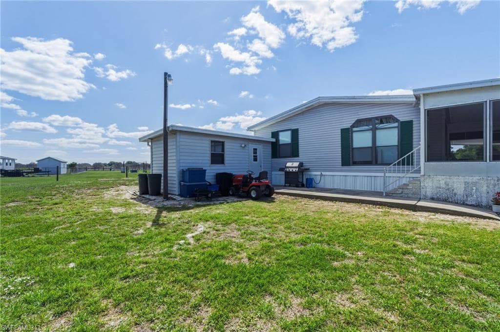 1586 NE Grapefruit ST-30