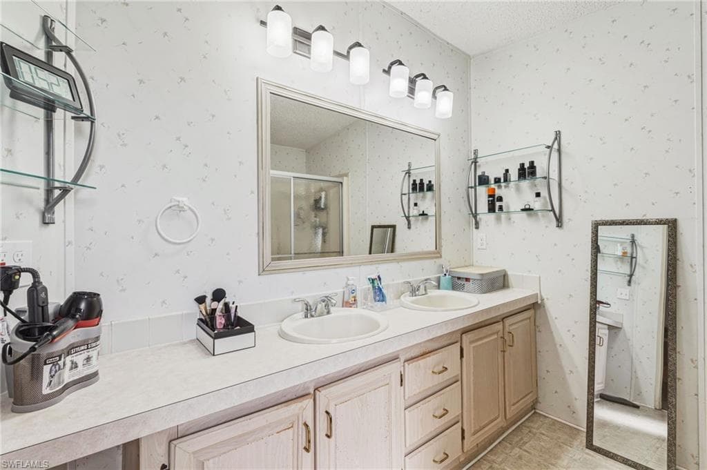 1586 NE Grapefruit ST-21