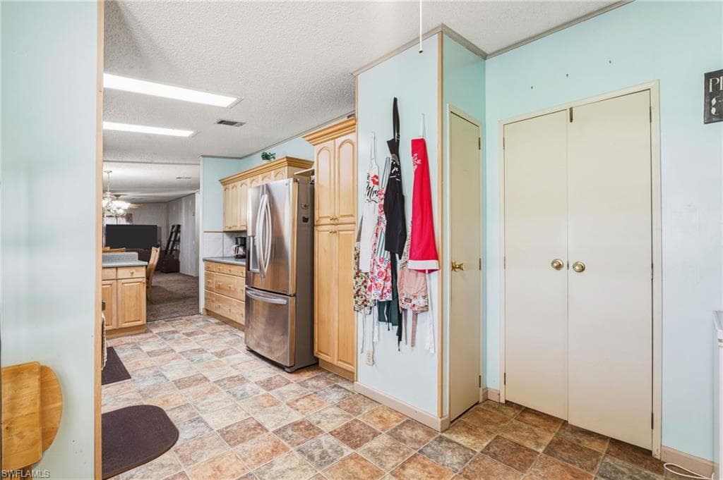 1586 NE Grapefruit ST-17