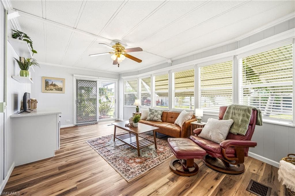 513 Timber LN S-10
