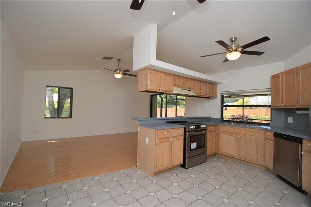 224 Erie DR-4