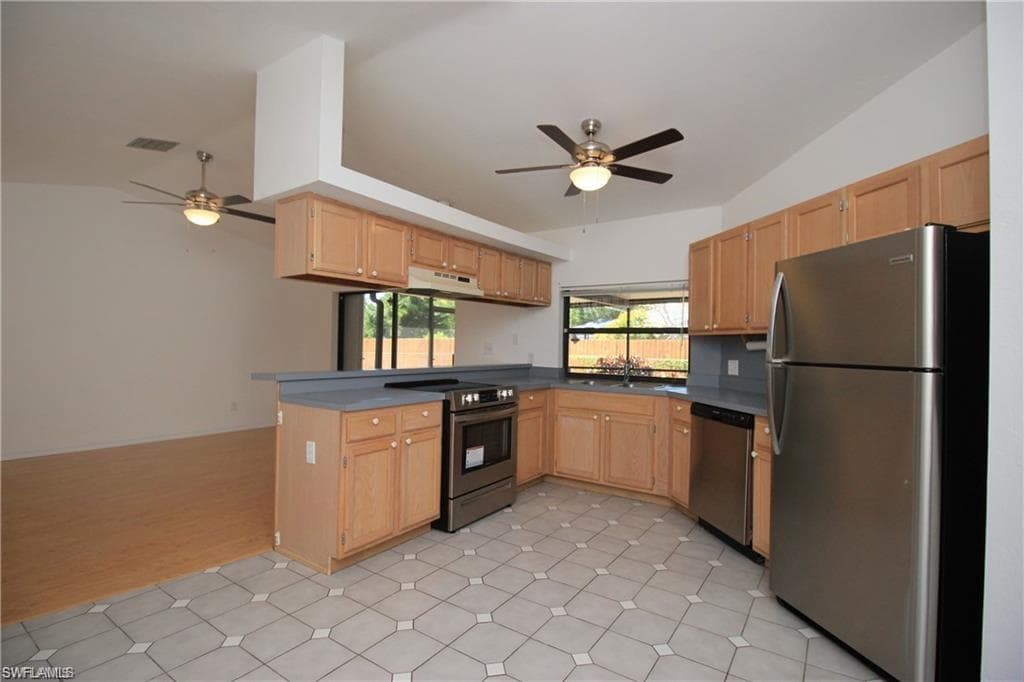 224 Erie DR-3