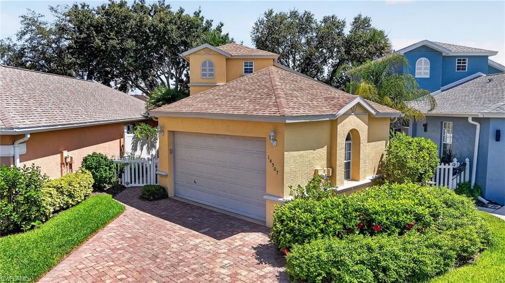 14907 Sterling Oaks DR-29