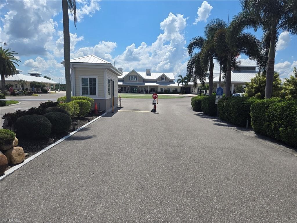 335 Nicklaus BLVD-23