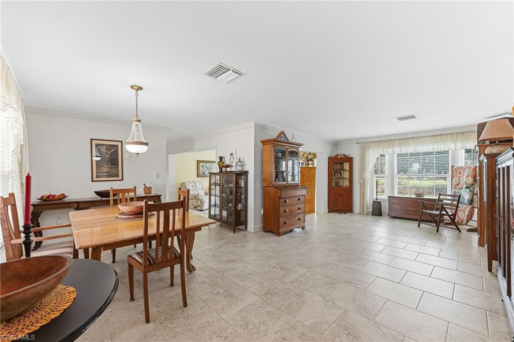 1441 Whiskey Creek DR-10