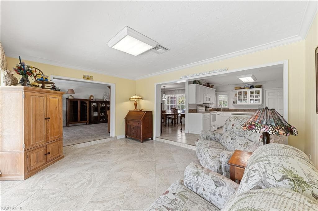 1441 Whiskey Creek DR-17