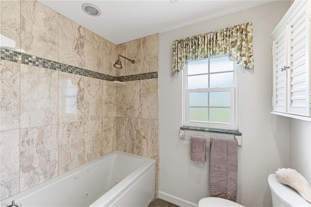 1441 Whiskey Creek DR-27