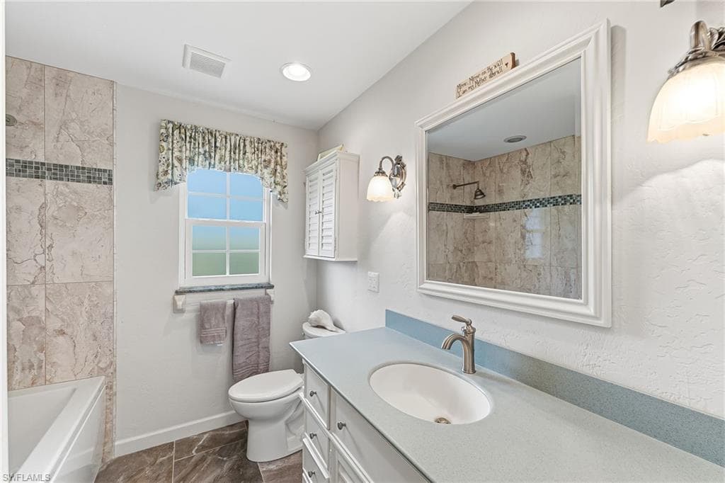 1441 Whiskey Creek DR-26