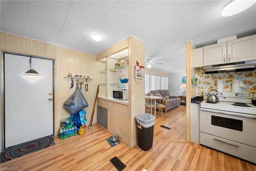 455 Cape Florida WAY-4