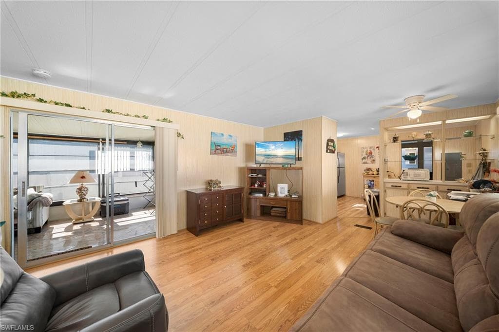 455 Cape Florida WAY-8
