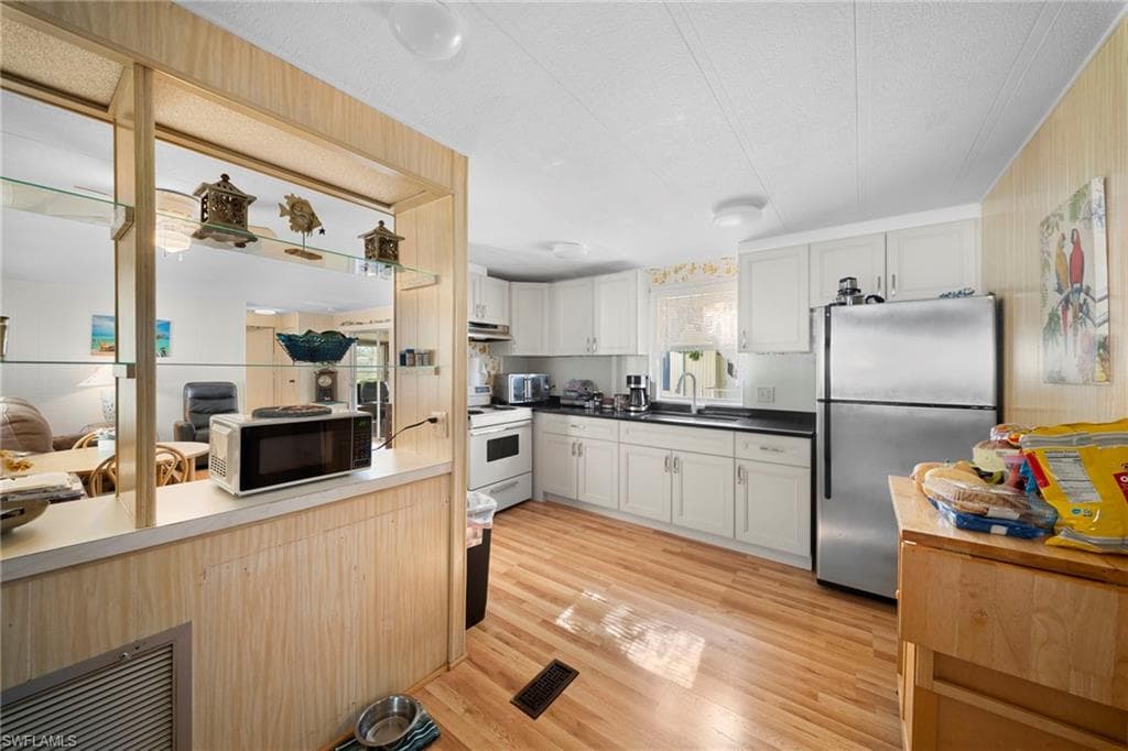 455 Cape Florida WAY-3