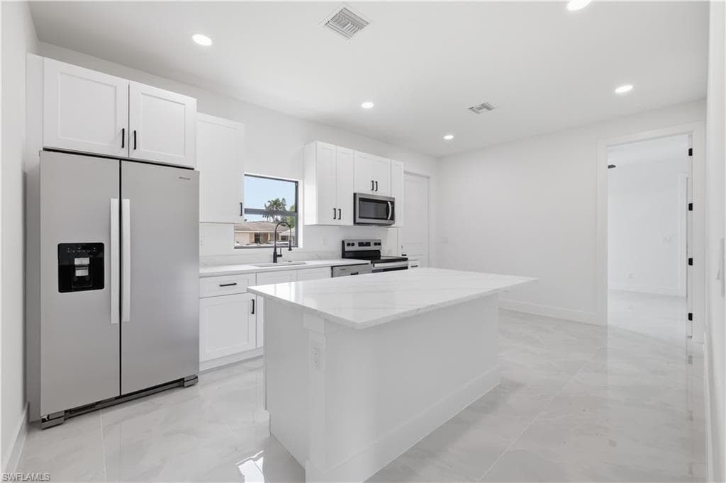 3811 Pearl ST-10