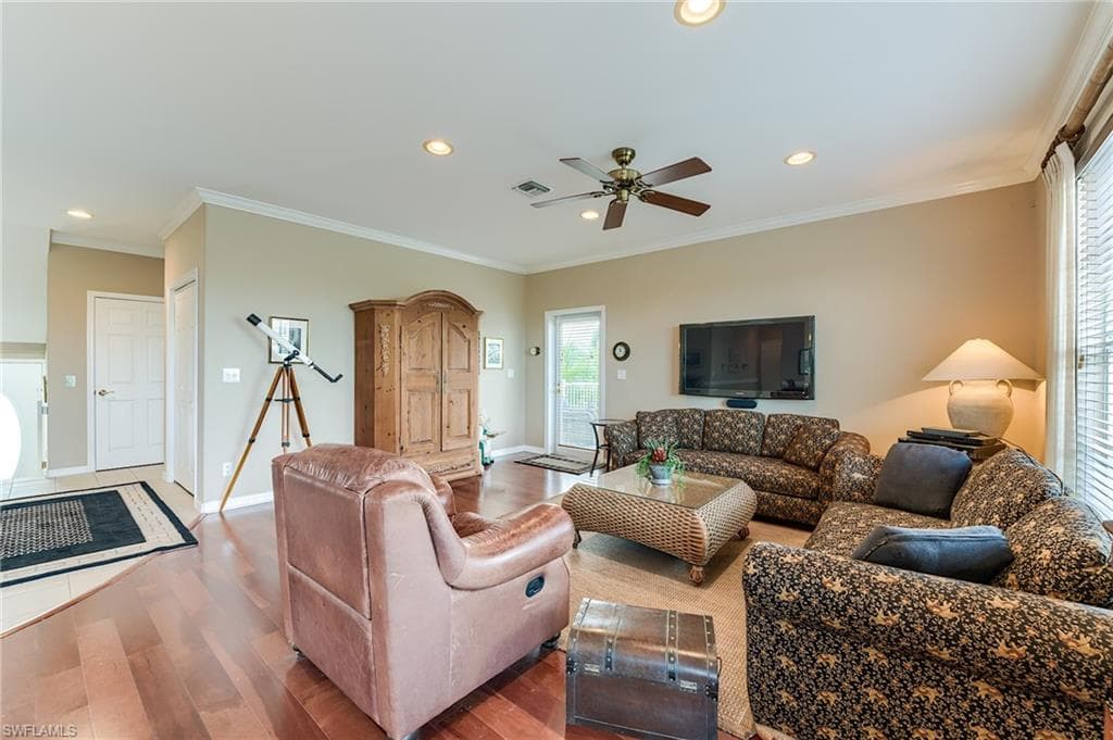 12205 Siesta DR-36