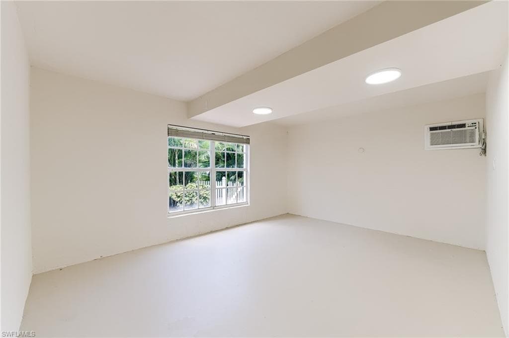 12205 Siesta DR-18