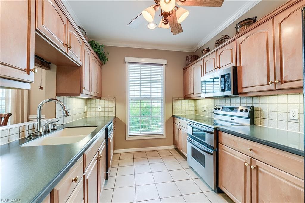 12205 Siesta DR-39