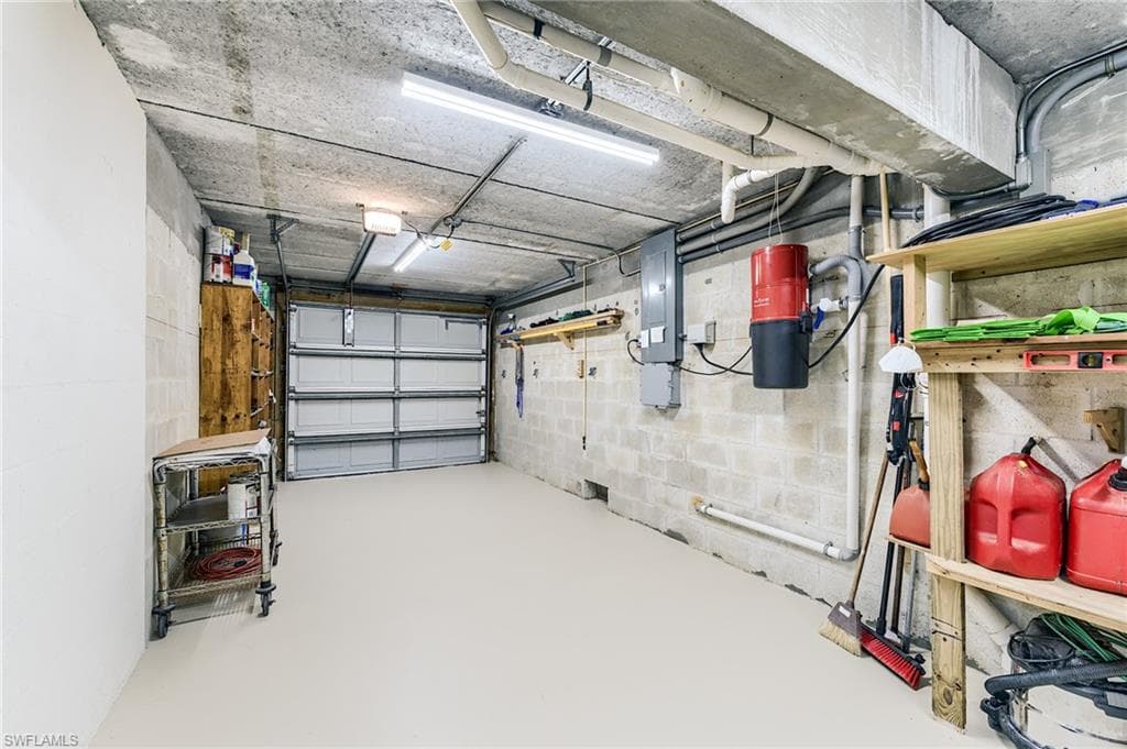 12205 Siesta DR-20