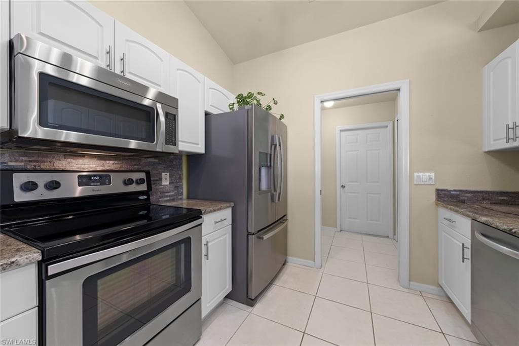 3920 SE 2nd PL-14