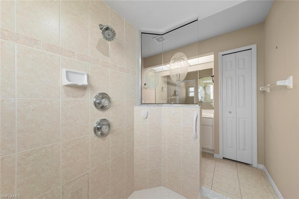 3920 SE 2nd PL-24