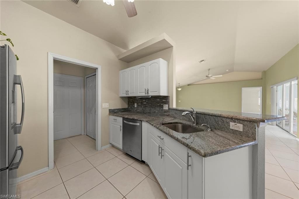 3920 SE 2nd PL-16