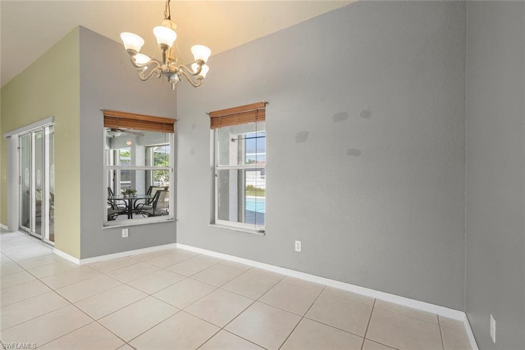 3920 SE 2nd PL-9