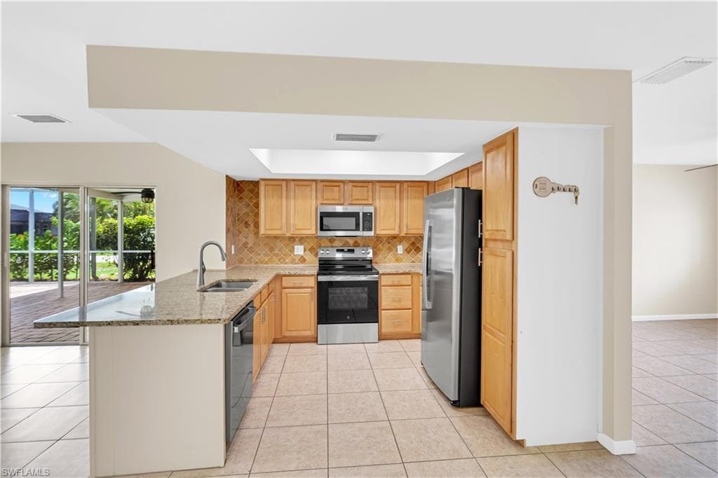 1121 SE 36th ST-19
