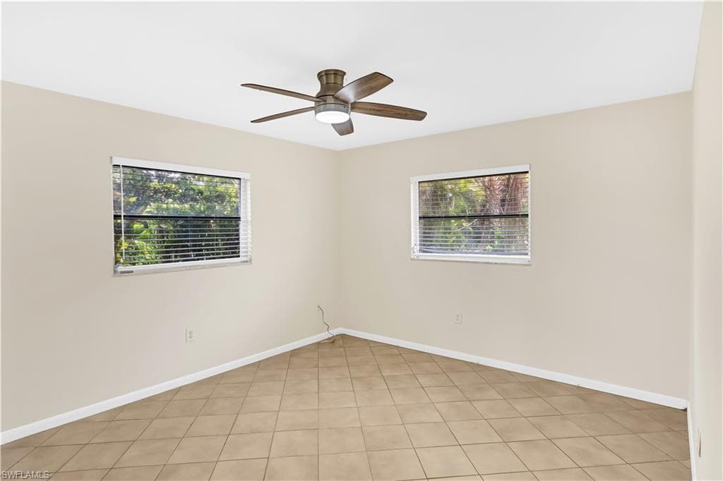 1121 SE 36th ST-23